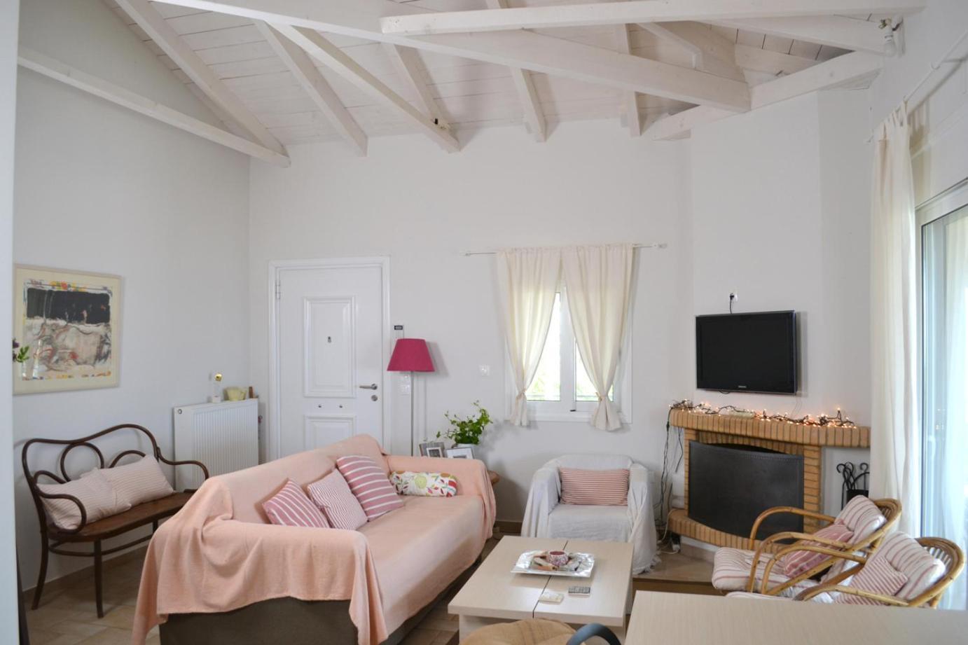 Corinthian Sun - Vacation Home Ngoại thất bức ảnh