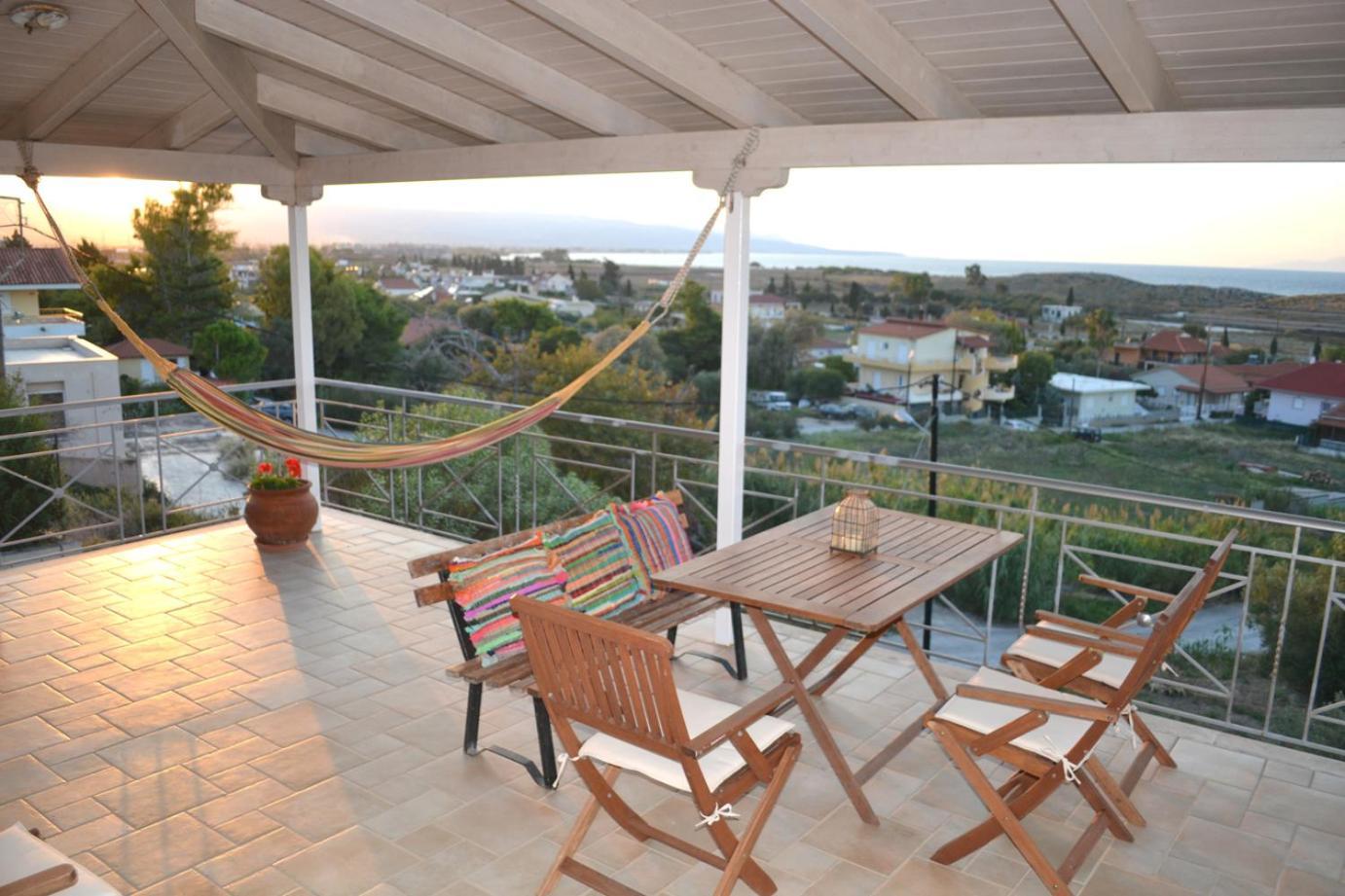 Corinthian Sun - Vacation Home Ngoại thất bức ảnh