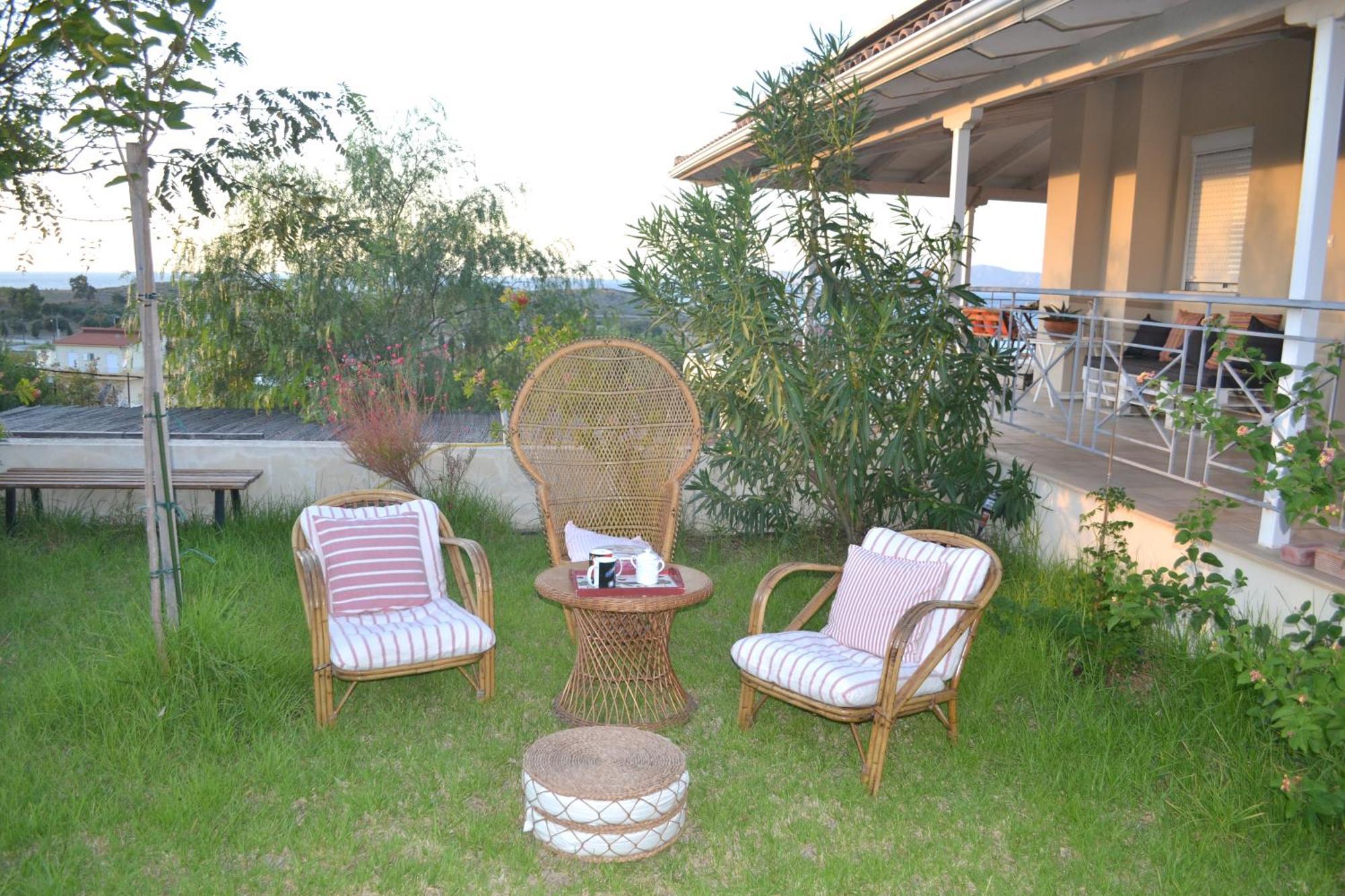 Corinthian Sun - Vacation Home Ngoại thất bức ảnh