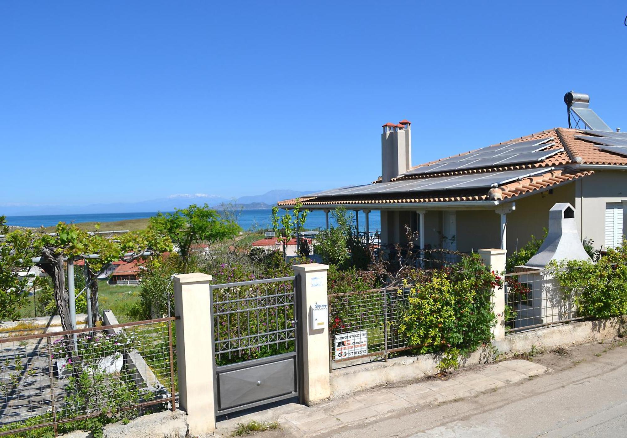 Corinthian Sun - Vacation Home Ngoại thất bức ảnh