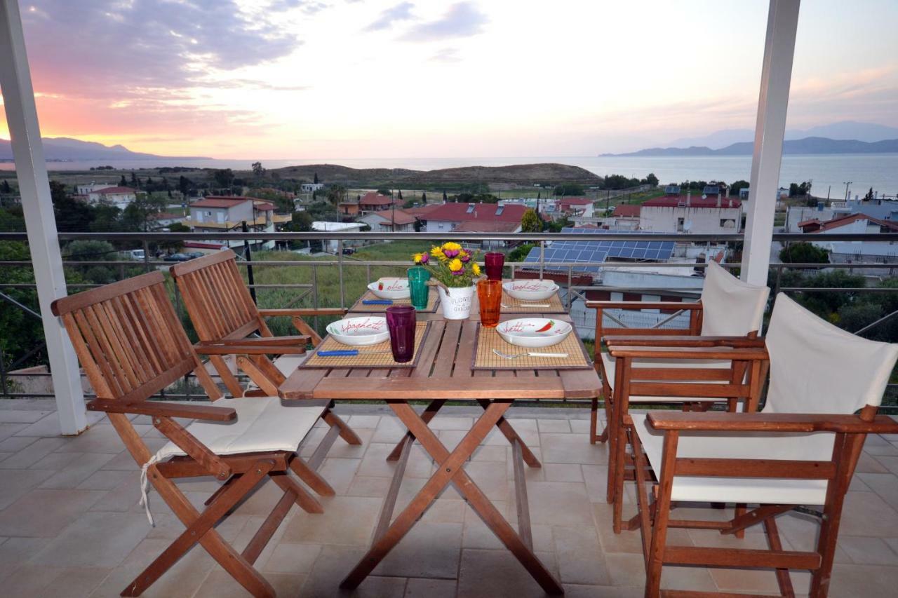 Corinthian Sun - Vacation Home Ngoại thất bức ảnh